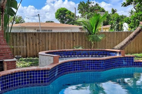 House in North Miami Beach, Florida 3 bedrooms, 109.25 sq.m. № 2033321 - photo 22