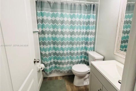 Casa en alquiler en Miami, Florida, 3 dormitorios, 109.62 m2 № 2045054 - foto 3