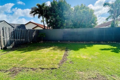 Casa en alquiler en Miami, Florida, 3 dormitorios, 109.62 m2 № 2045054 - foto 20