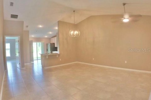 Apartment in Palm Coast, Florida 3 bedrooms, 120.77 sq.m. № 2167796 - photo 3