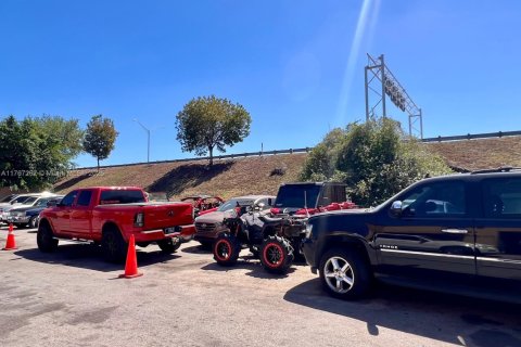 Immobilier commercial à vendre à Hialeah, Floride № 1934248 - photo 16