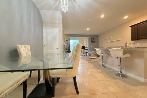 Townhouse in Sarasota, Florida 3 bedrooms, 160.26 sq.m. № 2239539 - photo 7