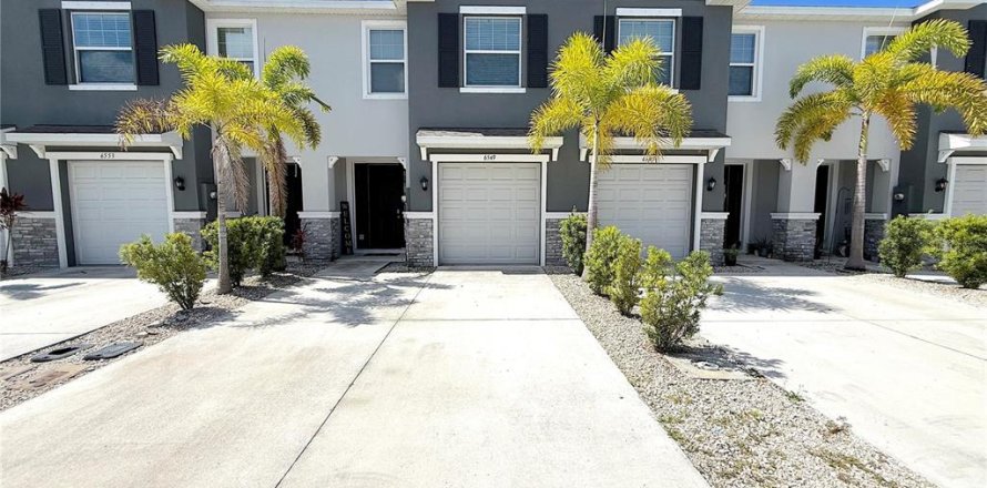 Townhouse in Sarasota, Florida 3 bedrooms, 160.26 sq.m. № 2239539