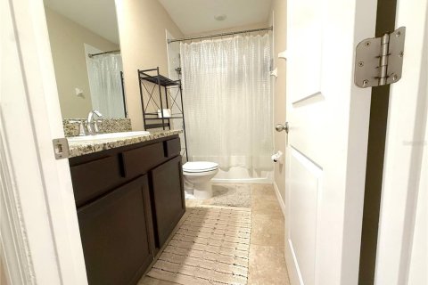 Townhouse in Sarasota, Florida 3 bedrooms, 160.26 sq.m. № 2239539 - photo 13