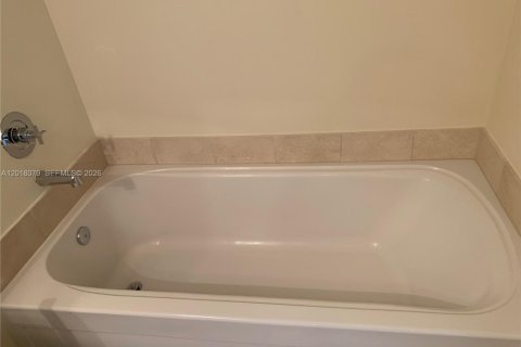 Copropriété à louer à Miami, Floride: 1 chambre, 64.38 m2 № 2145721 - photo 17