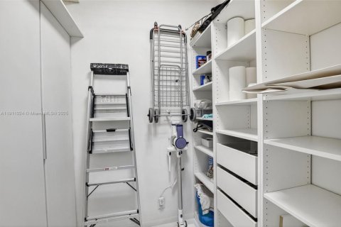 Купить кондоминиум в Авентура, Флорида 2 спальни, 105.72м2, № 1970061 - фото 25