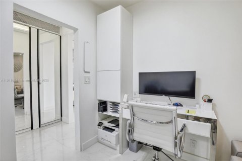 Купить кондоминиум в Авентура, Флорида 2 спальни, 105.72м2, № 1970061 - фото 17