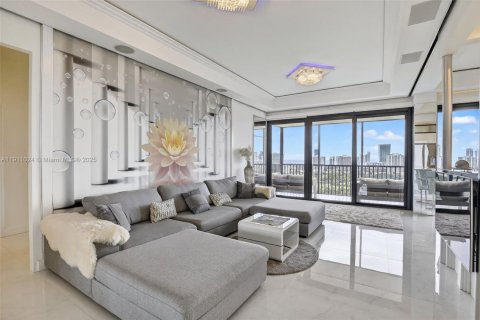 Купить кондоминиум в Авентура, Флорида 2 спальни, 105.72м2, № 1970061 - фото 1