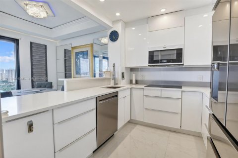 Купить кондоминиум в Авентура, Флорида 2 спальни, 105.72м2, № 1970061 - фото 13