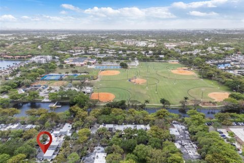 Townhouse in Miami Lakes, Florida 2 bedrooms, 81.94 sq.m. № 2059592 - photo 24