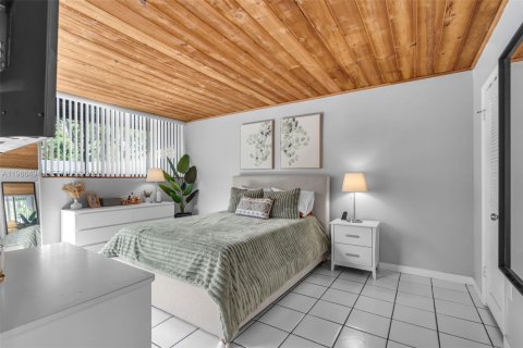 Townhouse in Miami Lakes, Florida 2 bedrooms, 81.94 sq.m. № 2059592 - photo 10