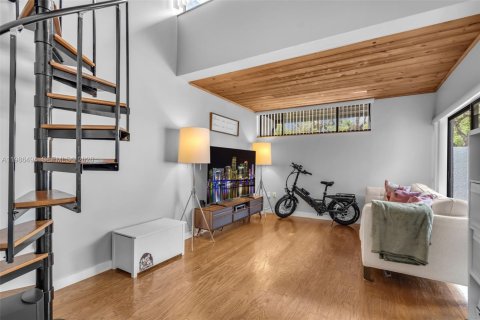 Townhouse in Miami Lakes, Florida 2 bedrooms, 81.94 sq.m. № 2059592 - photo 8