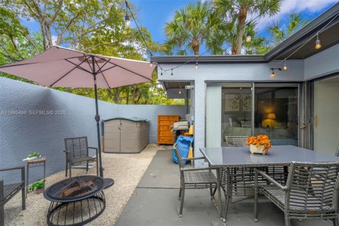 Townhouse in Miami Lakes, Florida 2 bedrooms, 81.94 sq.m. № 2059592 - photo 16