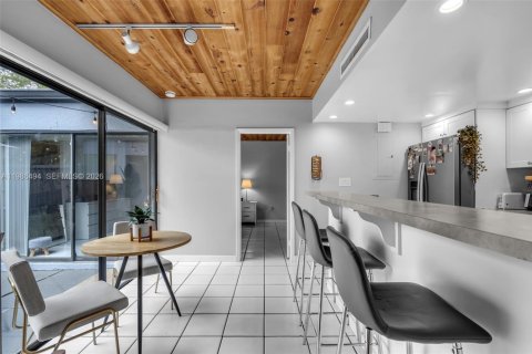 Townhouse in Miami Lakes, Florida 2 bedrooms, 81.94 sq.m. № 2059592 - photo 2