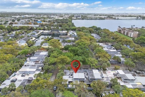 Townhouse in Miami Lakes, Florida 2 bedrooms, 81.94 sq.m. № 2059592 - photo 21