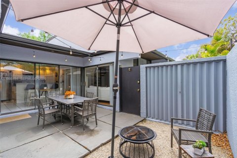 Townhouse in Miami Lakes, Florida 2 bedrooms, 81.94 sq.m. № 2059592 - photo 18