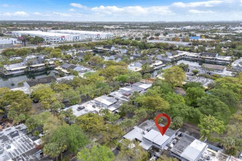 Townhouse in Miami Lakes, Florida 2 bedrooms, 81.94 sq.m. № 2059592 - photo 22