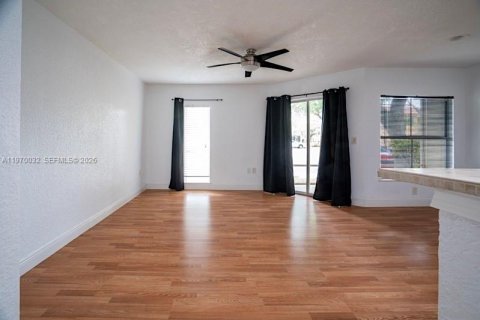 Copropriété à louer à West Palm Beach, Floride: 1 chambre, 69.21 m2 № 2031425 - photo 3