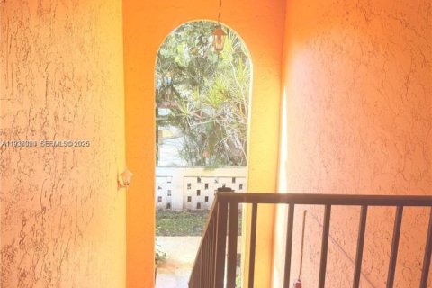 Condo in Miami Lakes, Florida, 2 bedrooms  № 1994887