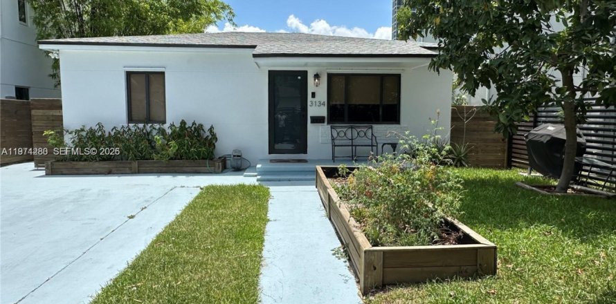 House in Miami, Florida 5 bedrooms, 135.73 sq.m. № 2042692