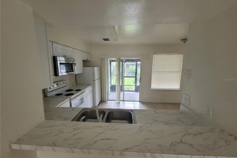 Townhouse in Kissimmee, Florida 2 bedrooms, 92.16 sq.m. № 1810915 - photo 4