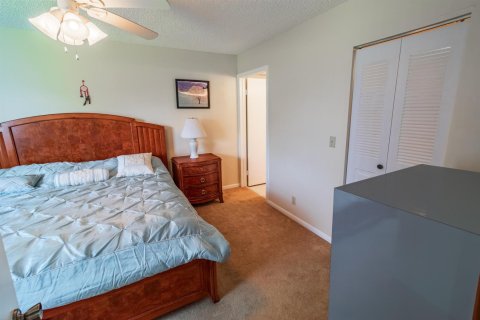Condo in Lake Worth, Florida, 2 bedrooms № 2188702 - photo 29