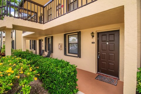 Condo in Lake Worth, Florida, 2 bedrooms № 2188702 - photo 5
