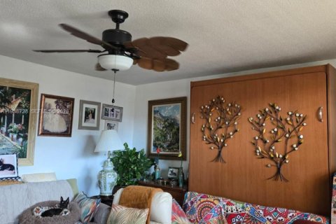 Купить кондоминиум в Майами, Флорида 1 спальня, 63.92м2, № 1998249 - фото 3