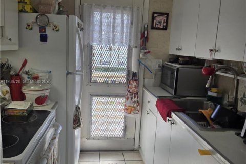 Купить кондоминиум в Майами, Флорида 1 спальня, 63.92м2, № 1998249 - фото 4