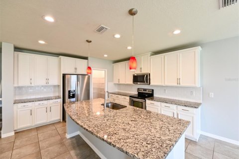 House in Lutz, Florida 4 bedrooms, 209.4 sq.m. № 1778829 - photo 8