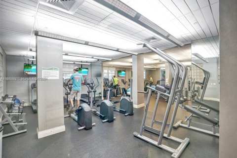 Condominio en venta en Hollywood, Florida, 1 dormitorio, 81.2 m2 № 2032264 - foto 10