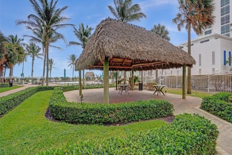 Condominio en venta en Hollywood, Florida, 1 dormitorio, 81.2 m2 № 2032264 - foto 11