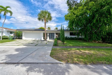 Villa ou maison à louer à North Miami, Floride: 3 chambres, 229.47 m2 № 1947256 - photo 19