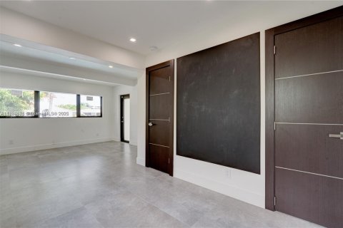 Villa ou maison à louer à North Miami, Floride: 3 chambres, 229.47 m2 № 1947256 - photo 21