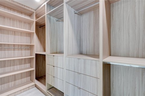 Villa ou maison à louer à North Miami, Floride: 3 chambres, 229.47 m2 № 1947256 - photo 17