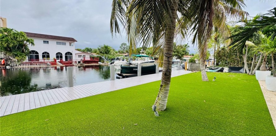 Villa ou maison à North Miami, Floride 3 chambres, 229.47 m2 № 1947256