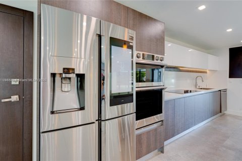 Villa ou maison à louer à North Miami, Floride: 3 chambres, 229.47 m2 № 1947256 - photo 30