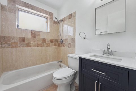 Купить виллу или дом в Холливуд, Флорида 3 спальни, 89.19м2, № 2063156 - фото 19