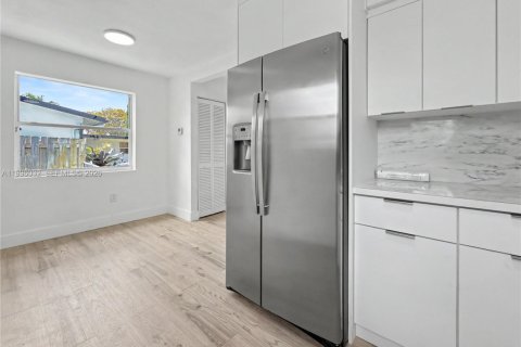 Купить виллу или дом в Холливуд, Флорида 3 спальни, 89.19м2, № 2063156 - фото 9