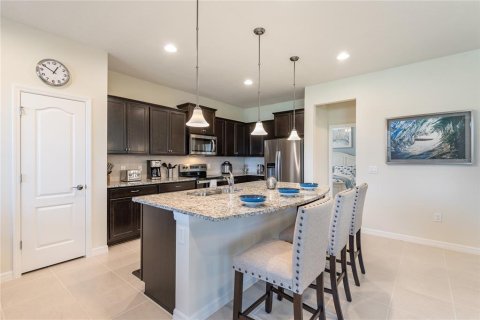 House in Kissimmee, Florida 5 bedrooms, 231.51 sq.m. № 2199600 - photo 16