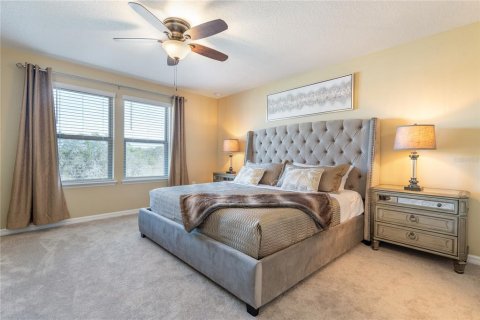 House in Kissimmee, Florida 5 bedrooms, 231.51 sq.m. № 2199600 - photo 5
