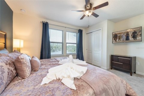 House in Kissimmee, Florida 5 bedrooms, 231.51 sq.m. № 2199600 - photo 3