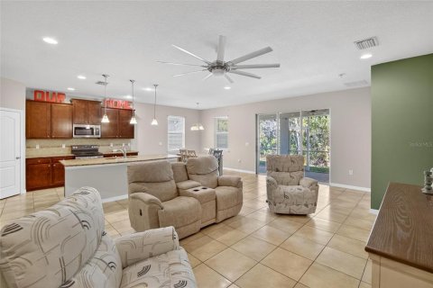 Casa en venta en Plant City, Florida, 4 dormitorios, 191.19 m2 № 2091906 - foto 11