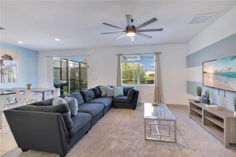 House in Kissimmee, Florida 6 bedrooms, 266.82 sq.m. № 2237460 - photo 12