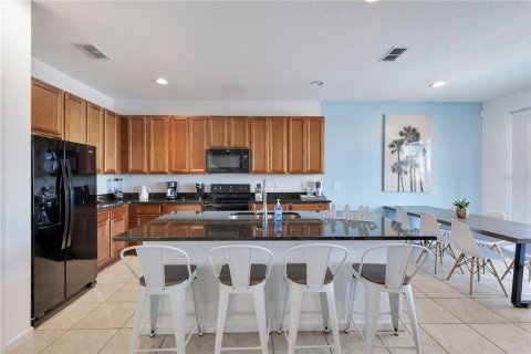 House in Kissimmee, Florida 6 bedrooms, 266.82 sq.m. № 2237460 - photo 7