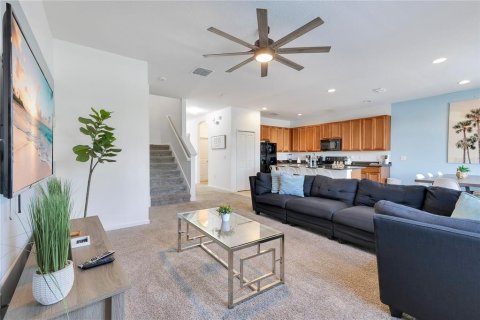 House in Kissimmee, Florida 6 bedrooms, 266.82 sq.m. № 2237460 - photo 13