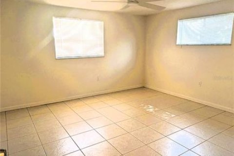 Villa ou maison à louer à New Port Richey, Floride: 3 chambres, 120.4 m2 № 1831222 - photo 12