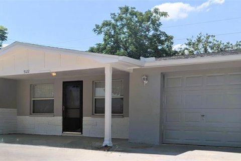 Villa ou maison à louer à New Port Richey, Floride: 3 chambres, 120.4 m2 № 1831222 - photo 1