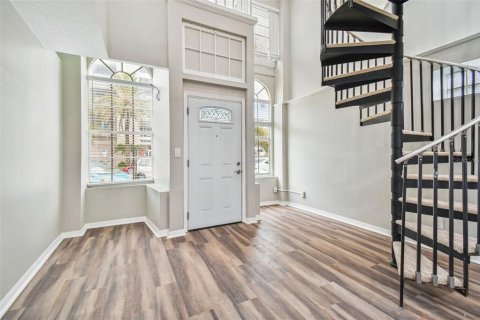 Propiedad comercial en alquiler en Saint Petersburg, Florida, 167.22 m2 № 1916110 - foto 5