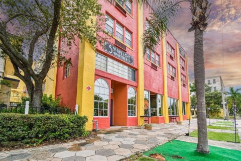 Propiedad comercial en alquiler en Saint Petersburg, Florida, 167.22 m2 № 1916110 - foto 21